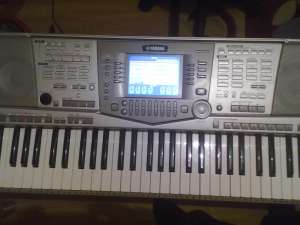 Vand orga Yamaha PSR2100