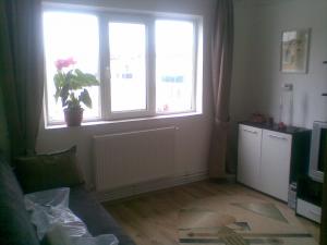 inchiriez apartament 2 camere in mangalia 2009