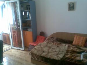 inchiriez apartament 2 camere in mangalia 2009