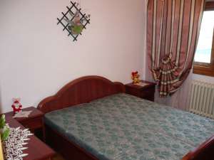 Inchiriez apartament 3 camere