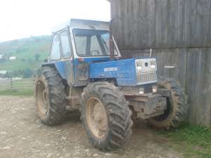 Vand tractor DT1010 echipat padure