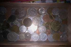 vand bacnote/monezi vechi romanesti sau straine