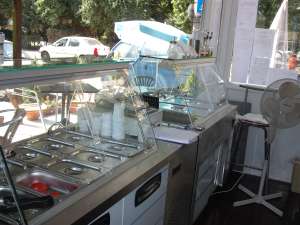 Vand fast food militari,  accept variante