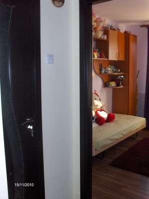 vind apartament 3 camere zona piaza centrala craiova