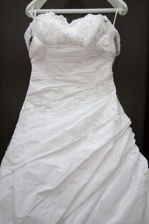 Vand rochie de mireasa model Eire,   San Patrick 2010