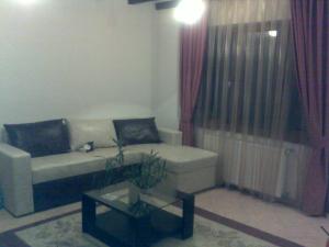 vand ap. 2 camere campina