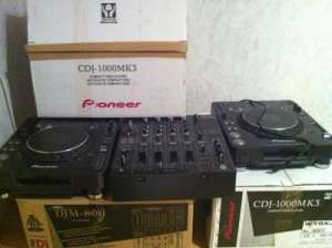 2 x PIONEER CDJ MK3 1000 AND DJM 800 + CDJ PACKAGE+ Flight Case