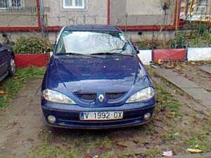 renault megan coupe 1, 4 16v lovit partea dreapta