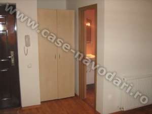 Navodari garsoniera in bloc nou
