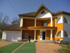 vand casa in Deva str. Calugareni