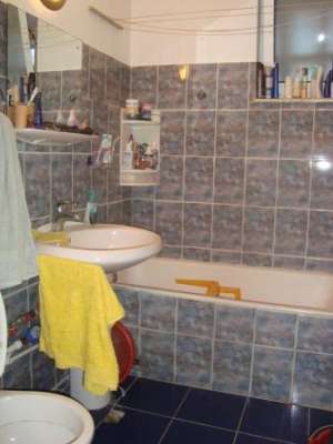 Vand apartament de 2 camere,  amenajat modern  ,  zona Baba Novac ,  bloc mixt si civilizat ,  10 di