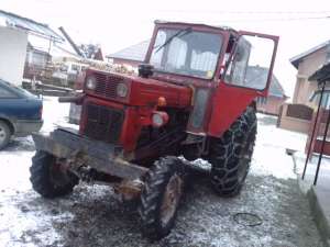 vand tractor U651 echipat de padure