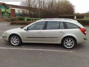dezmembrez renault laguna II