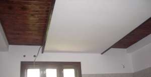 case din lemn bardajate la exterior cu lambriu