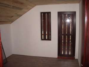 case din lemn bardajate la exterior cu lambriu