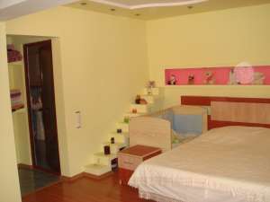 Vand apartament cu 4 camere
