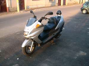 vand maxiscuter monarch 125