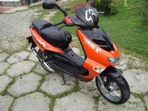 vand scuter aprilia sr 50