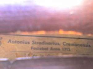 vand vioara antonius stradivarius fabricata in anul 1713