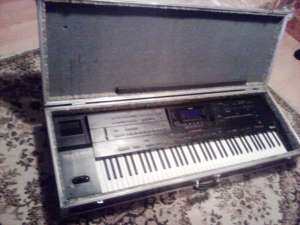 vand roland g800 impecabil si toc adus recent din germania