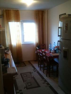 Vand sau schimb apartament 4 camere