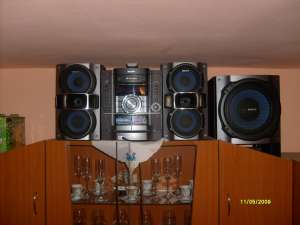 Combina muzicala Sony cu vufer