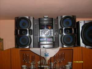 Combina muzicala Sony cu vufer