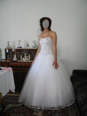 Vand rochie de mireasa Agnes Toma