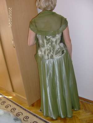 INCHIRIEZ ROCHIE DE GALA + ACCESORII
