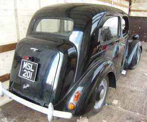 MASINA DE EPOCA- FORD ANGLIA