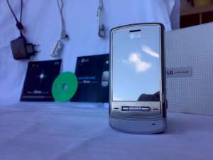 Vand LG Shine KE970 - impecabil (poze originale)