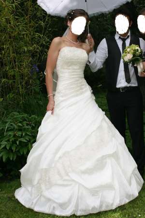 rochie mireasa model 2010