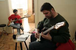 curs ghitara solo-ritm-bass-percutie-clape-sonorizare pc