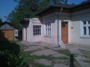COLENTINA-ANDRONACHE,    CASA CU TEREN 600 MP,    SINGUR IN CURTE,    TOATE UTILITATILE
