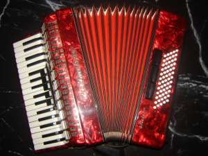 V�nd acordeon Weltmeister 60 başi,  folosit doar �n casa şi foarte rar.