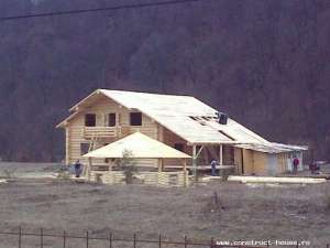 Case si Cabane din Lemn Masiv construite la ROSU ieftin