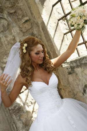 Vand rochie de mireasa superba!