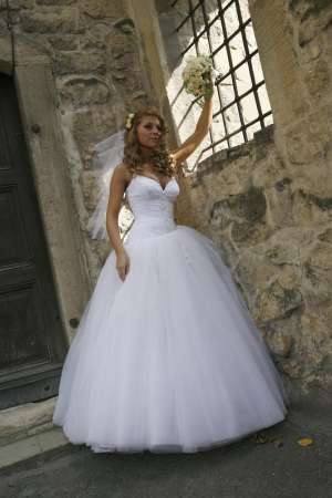 Vand rochie de mireasa superba!