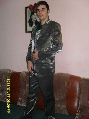 COSTUM DE FIRMA . SUPER PRET