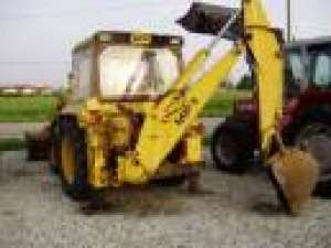 inchiriez buldoexcavator Massey Ferguson excavator