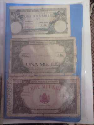 vand bacnote si monede