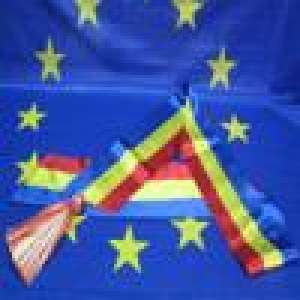 ECHIPAMENT PROTECTIE,  DRAPELE,  STEMA OFICIALA A ROMANIEI RELIEF