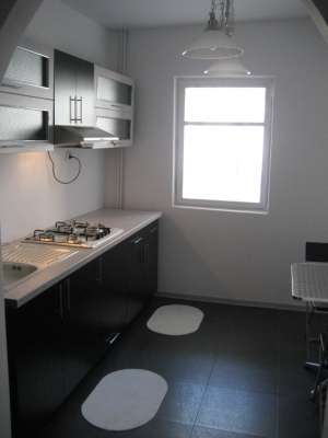 vand apartament 2 camere mobilat si utilat 2010