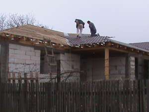 ACOPERIS CU STRUCTURA DIN LEMN SAU METAL