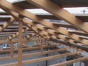 ACOPERIS CU STRUCTURA DIN LEMN SAU METAL