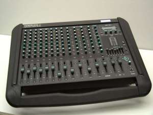 Mixer YAMAHA powercase 16 amplified stereo mixer + 2 boxe YAMAHA club seris + bonus cabluri boxe, al