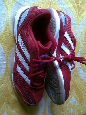 VAND ADIDASI "NIKE" si "ADIDAS", noi, diferite marimi.