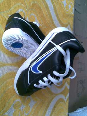 VAND ADIDASI "NIKE" si "ADIDAS", noi, diferite marimi.
