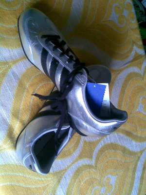 VAND ADIDASI "NIKE" si "ADIDAS", noi, diferite marimi.
