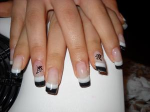 Unghii in gel Craiova 50 ron/CURSURI manichiura gel ! NAIL STUDIO
